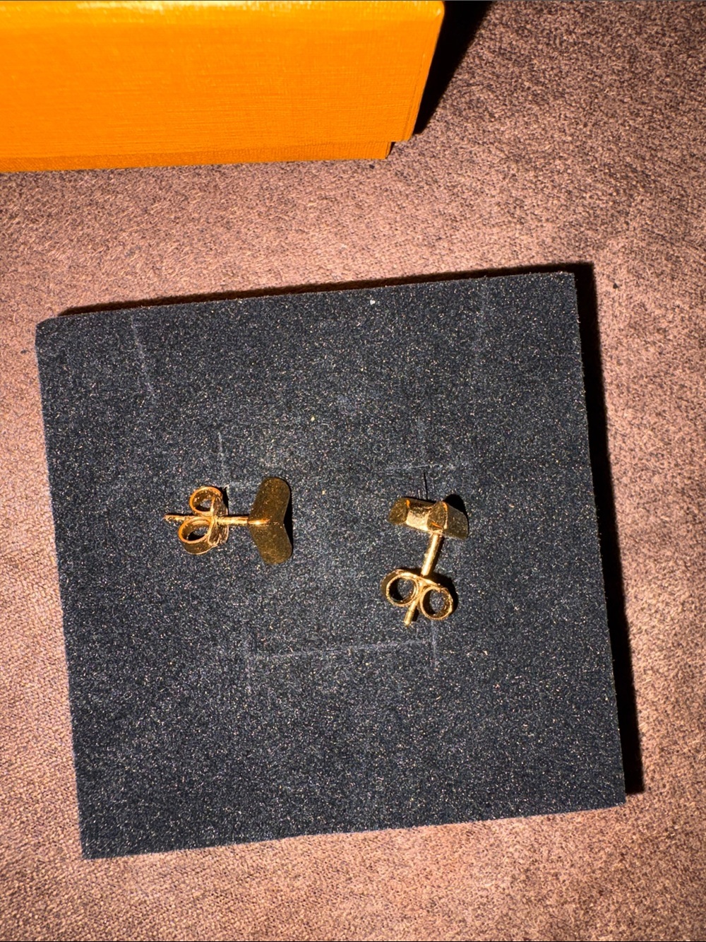 Louis Vuitton Gold V-Point Stud Earrings - Picture 2 of 6